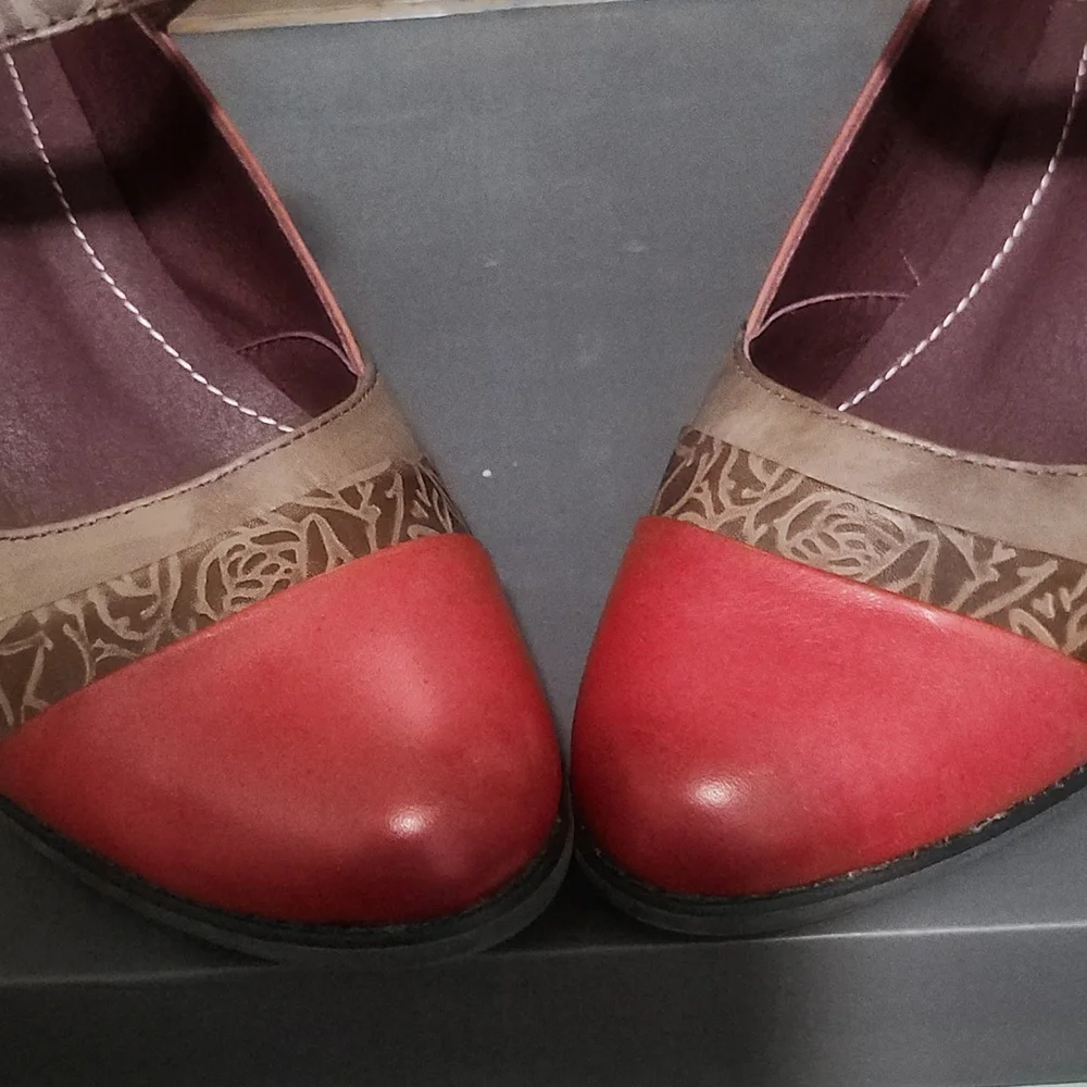 Red and Brown Mary Janes - Picture 2 of 6